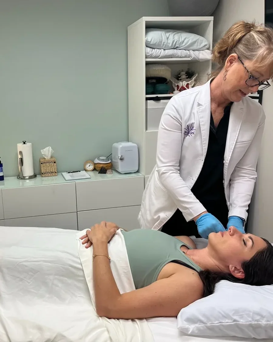 Dr. Leslie Wakefield with a patient in the Wellsprings Health treatment room