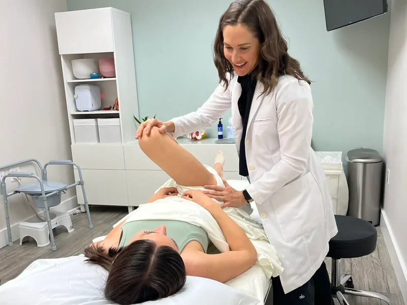 What to Wear to Pelvic Floor Therapy: A Comfort Guide